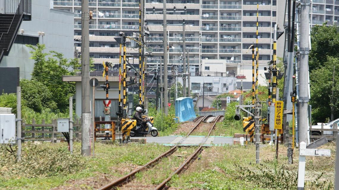 都内唯一の非電化路線, 国鉄の図面に「高架旅客ホーム」, 鉄道貨物衰退で計画に変化, LRT構想が再調査へ, 専用線の橋梁は遊歩道に