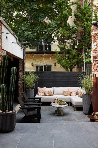 1. Bamboo Panel Fence, 2. Pallet Fence, 3. Lattice Fence, 4. Living Fence, 5. Dead Hedge, 6. Repurposed Material Fence