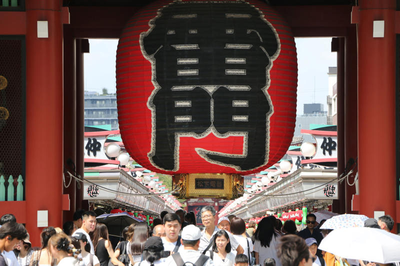 ■平日でも祭りのような賑わい, ■周辺住民は「無関心」, ■わずか6年で世帯が半減, ■「言い値で売って」業者が毎日アプローチ, ■「民泊」の急増もデメリット, ■町への貢献はゼロ, ■住民の不利益の上に成り立つべきではない