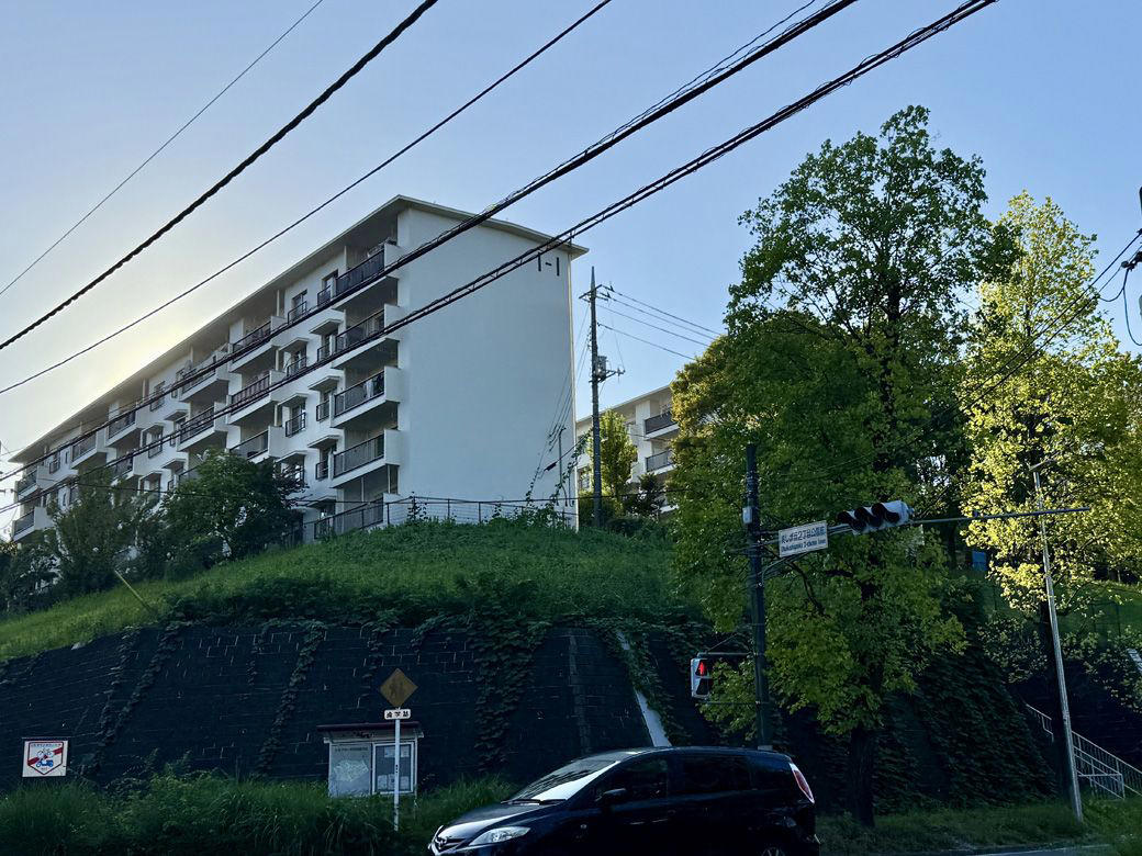 なぜ、こんなにも人が集まるのか？鍵は"この広場"にあった, なぜ「誰にとってもちょうどいい」と感じるのか？, “かつて30代”はいま70代──街が歳をとるということ, 一つの商業施設が、街を救った──「テラス」の15年, 新陳代謝する街・たまプラーザ