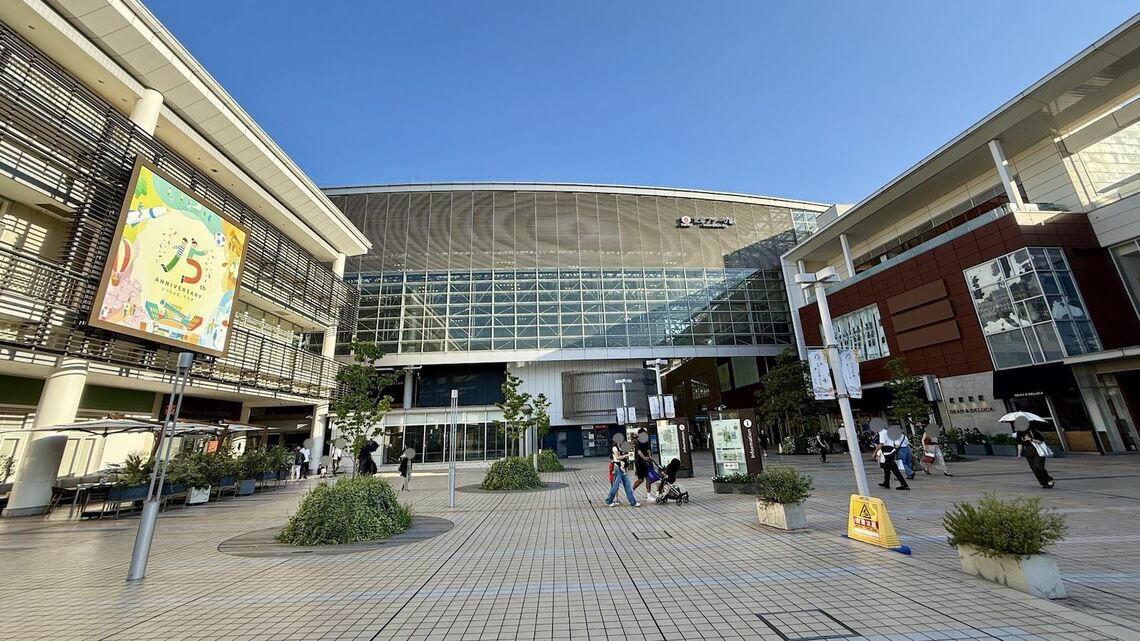 なぜ、こんなにも人が集まるのか？鍵は"この広場"にあった, なぜ「誰にとってもちょうどいい」と感じるのか？, “かつて30代”はいま70代──街が歳をとるということ, 一つの商業施設が、街を救った──「テラス」の15年, 新陳代謝する街・たまプラーザ