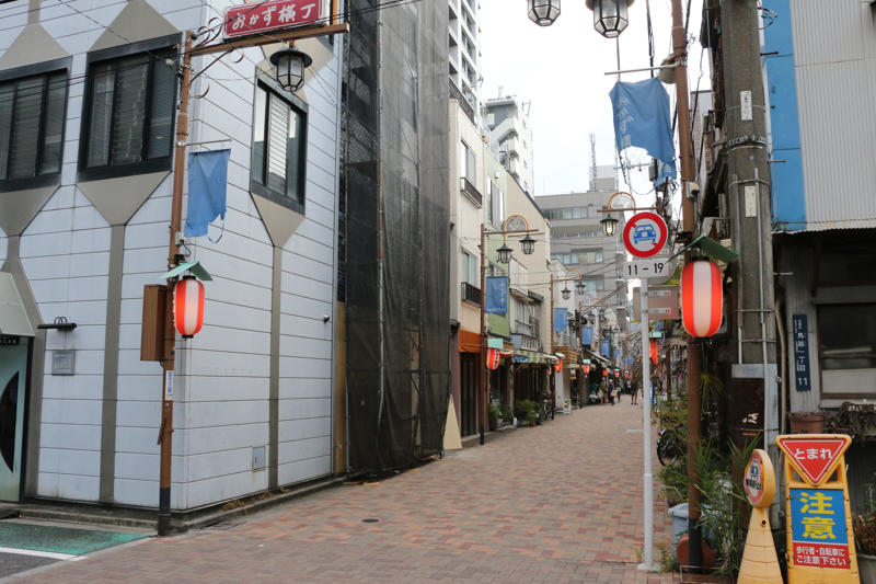 ■平日でも祭りのような賑わい, ■周辺住民は「無関心」, ■わずか6年で世帯が半減, ■「言い値で売って」業者が毎日アプローチ, ■「民泊」の急増もデメリット, ■町への貢献はゼロ, ■住民の不利益の上に成り立つべきではない