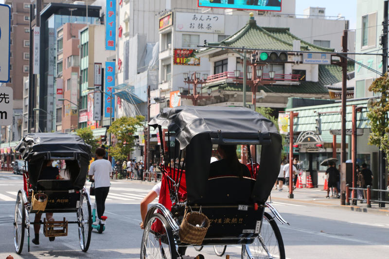 ■平日でも祭りのような賑わい, ■周辺住民は「無関心」, ■わずか6年で世帯が半減, ■「言い値で売って」業者が毎日アプローチ, ■「民泊」の急増もデメリット, ■町への貢献はゼロ, ■住民の不利益の上に成り立つべきではない