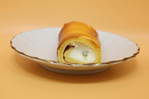 実際に掘って食べるスイートポテトが楽しい！, 見た目は完全にロールケーキ。でも……, 甘さのバランスの良さならこれ！, スナック系もやっぱりおいしい, お芋好きなら探してみて