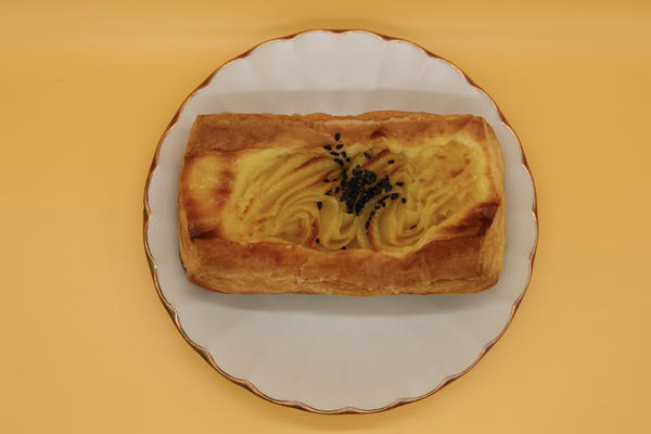 実際に掘って食べるスイートポテトが楽しい！, 見た目は完全にロールケーキ。でも……, 甘さのバランスの良さならこれ！, スナック系もやっぱりおいしい, お芋好きなら探してみて