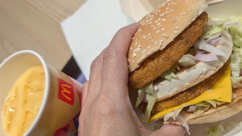 美しいたたずまいのマック, 「海外旅行でマック」の敗北感, マックは灯台のような存在, ご当地メニューが世界一周の楽しみに, インドでマハラジャマックを食べる, マックのない国もあった