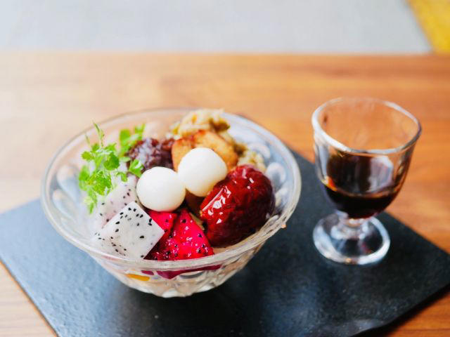 【梅田】炒飯好きの楽園「大阪炒飯倶楽部」, 【なんば】ボリューム系サンドイッチ専門店「チャームサイドサンドイッチ大阪なんば店」, 【中崎町】“薬膳×スパイス”がテーマの「Wabi cafe」, 【中津】アメリカンダイナー「Wythe Club」, 【鶴橋】韓国本場ナッコプセ専門店「サウィ食堂」