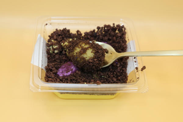 実際に掘って食べるスイートポテトが楽しい！, 見た目は完全にロールケーキ。でも……, 甘さのバランスの良さならこれ！, スナック系もやっぱりおいしい, お芋好きなら探してみて