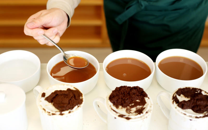 How to become a master blender, The five essential tools in a master blender’s armoury, The silver spoon, The spittoon, The milk spoon, The porcelain tea set, Hand scales, How a master blender describes tea