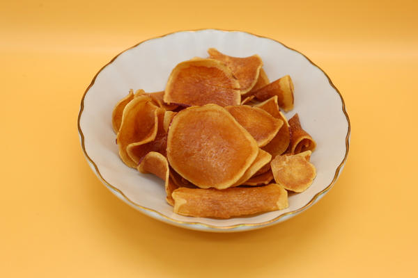 実際に掘って食べるスイートポテトが楽しい！, 見た目は完全にロールケーキ。でも……, 甘さのバランスの良さならこれ！, スナック系もやっぱりおいしい, お芋好きなら探してみて