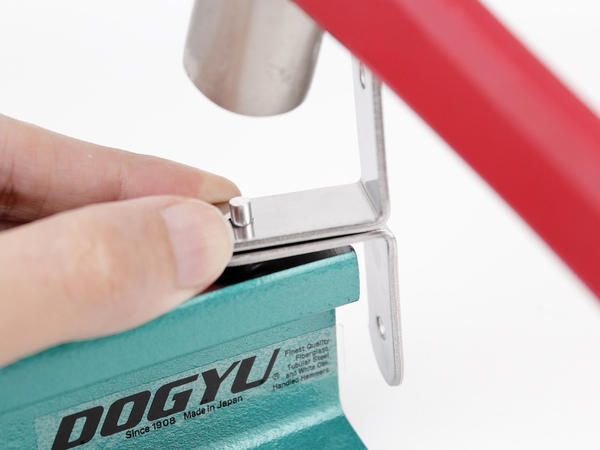●思いっきり叩きたい時、どうする？, ●とりあえず小型のアンビルを買ってみた, ●小さな金属部品を扱うなら「ミニレールアンビル」, ●工具のメンテやカーブを利用した整形に「金床」, ●力の伝わり方が明らかに違う！