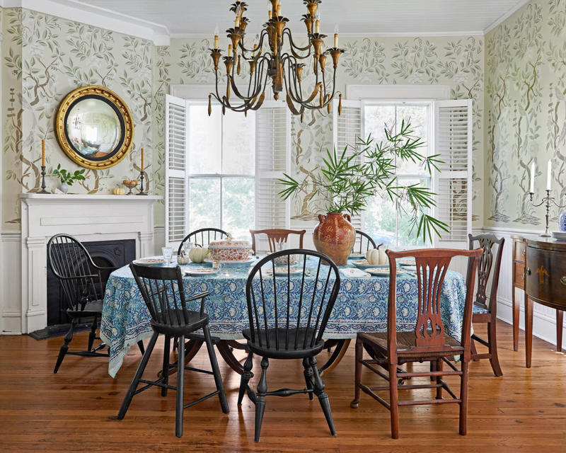 Wall-Mounted Cabinets, Cachepots , Fireplace Accessories, Large Display Cabinets and Chests, Hosting Staples