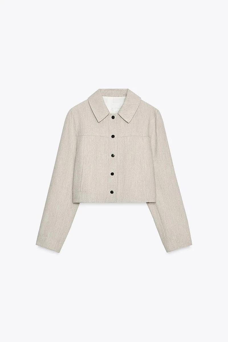 This quilted jacket from Zara is perfect for mid-season wear Quilted jacket from Zara, This quilted jacket from Zara is perfect for mid-season wear, Fall 2025 trend: bomber jacket from Zara, Find this denim jacket for mid-season weather at Zara, With this suede-effect biker jacket from Zara, you'll show off your style, Zara's embroidered jacket will be all the rage this fall, You can buy this split leather jacket at Mango, You won't stop wearing this Mango leather jacket in the fall, Elevate your fall looks with this tweed jacket from Mango