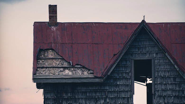 It's better not to see the screws, Low-quality materials have a certain lowness of quality to them, Galvanized steel roofing is a few shingles shy of a roof, Copper, aluminum, zinc are bad, except when they're good, What to use instead