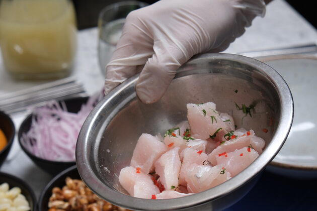 海岸、山岳、アマゾンなど多様な食材と文化が融合したペルー料理, 生魚を使ったペルー料理「セビーチェ」とは？, セビーチェのレシピ, レチェ・デ・ティグレとは？, ペルーのセビーチェで、残暑を乗り切ろう
