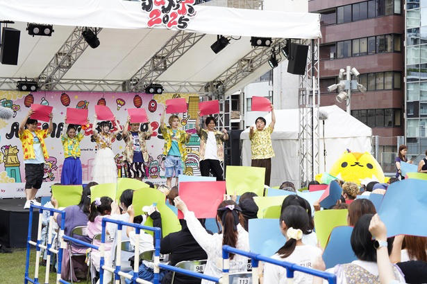 『呪術廻戦』榎木淳弥、櫻井孝宏、浪川大輔が作品への思いを語る, 『声優と夜あそび2025』まだまだ夏は終わらない！アゲアゲ夜あそびアロハ祭り！, 『スーパーの裏でヤニ吸うふたり』メインキャストの佐藤拓也、星希成奏解禁, 『ダンダダン』ババア会談をギャルが仕切るんじゃよ！ ステージ, 「ホロごえっ！」出演者4人が即興でアイドルを結成, 「SPY×FAMILY」江口拓也と松田健一郎がSeason3を語る