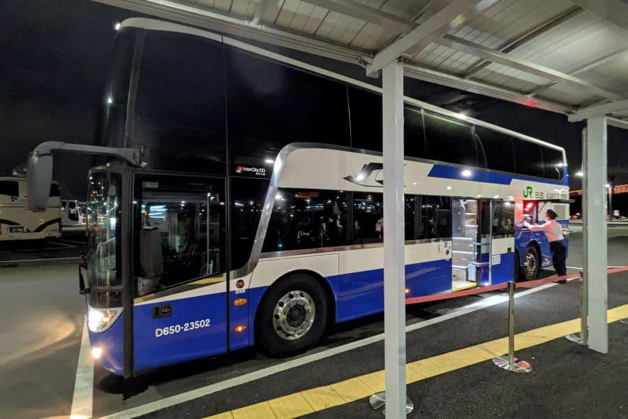 事前準備・記者についての参考情報, 東ゲート、始発電車で夢洲駅に臨む, 早く入場出来たら、並びながら当日登録するのが肝, 午前は当日登録を駆使できるかが重要, 午後は当日登録をどれくらい拾えるかが勝負, 22パビリオン、それぞれに楽しめ大満足