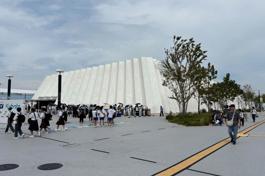 事前準備・記者についての参考情報, 東ゲート、始発電車で夢洲駅に臨む, 早く入場出来たら、並びながら当日登録するのが肝, 午前は当日登録を駆使できるかが重要, 午後は当日登録をどれくらい拾えるかが勝負, 22パビリオン、それぞれに楽しめ大満足
