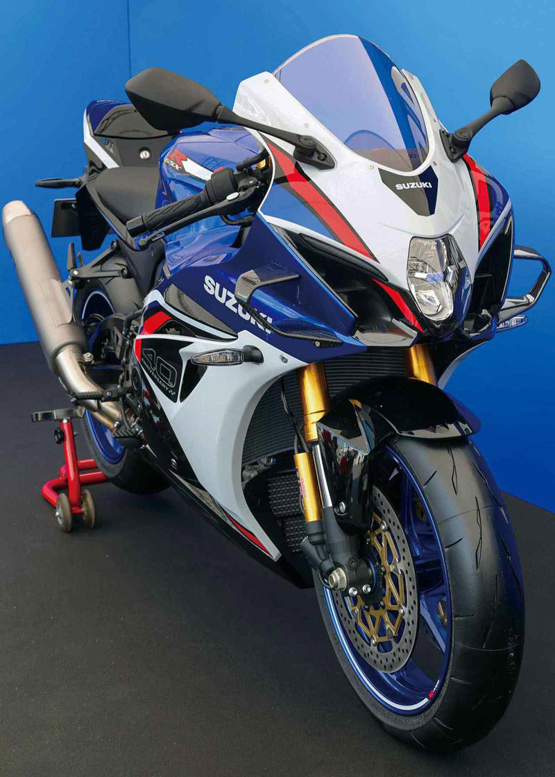 スズキ「GSX-R1000R」40周年記念モデルの特徴, スズキ「GSX-R1000R」40周年記念車のカラーバリエーション・人気投票, スズキ「GSX-R1000R」40周年記念車の各部装備・ディテール解説, スズキ「GSX-R1000R」40周年記念車の動画・写真, スズキ「GSX-R1000R」40周年記念車の主なスペック, スズキ「GSX-R1000R」関連のおすすめ記事