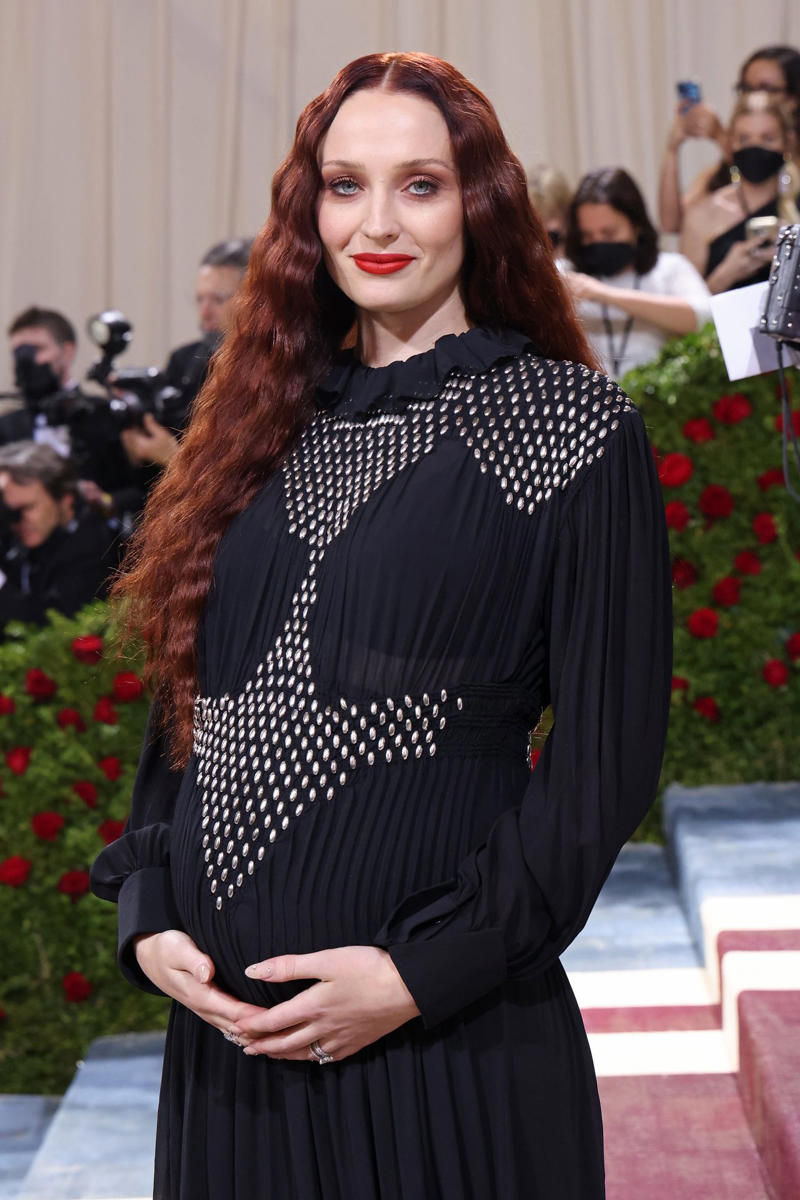 A proud moment for celebrities, Saoirse Ronan, Rooney Mara, Vanessa Kirby, Karlie Kloss, Rihanna in 2022, Rihanna in 2023, Rihanna in 2025, Kiera Knightley, Rosie Huntington-Whiteley, Blake Lively, Gwen Stefani, Kerry Washington, Heidi Klum, Angelina Jolie, Serena Williams, Jennifer Lawrence, Sophie Turner, Natalie Portman, Felicity Jones, Chanel Iman