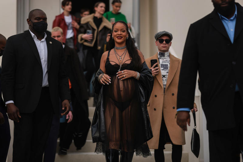 A proud moment for celebrities, Saoirse Ronan, Rooney Mara, Vanessa Kirby, Karlie Kloss, Rihanna in 2022, Rihanna in 2023, Rihanna in 2025, Kiera Knightley, Rosie Huntington-Whiteley, Blake Lively, Gwen Stefani, Kerry Washington, Heidi Klum, Angelina Jolie, Serena Williams, Jennifer Lawrence, Sophie Turner, Natalie Portman, Felicity Jones, Chanel Iman