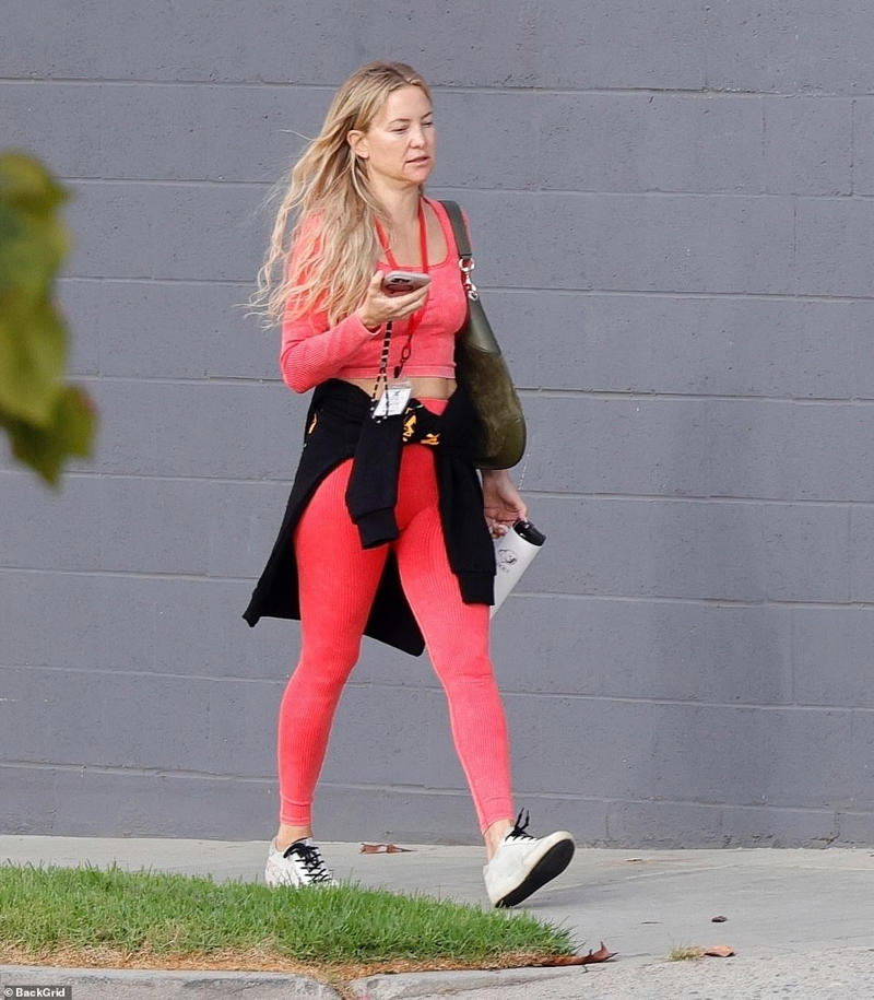 Kate Hudson goes makeup-free after gym session