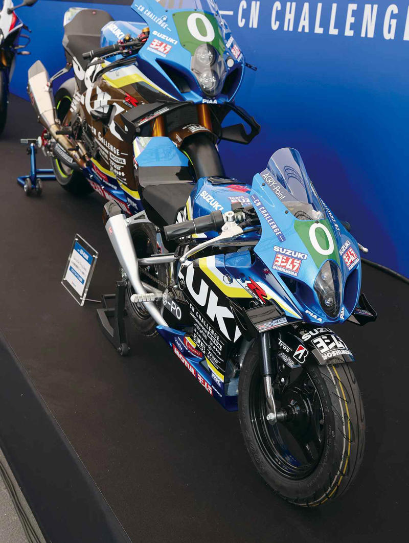 スズキ「GSX-R1000R」40周年記念モデルの特徴, スズキ「GSX-R1000R」40周年記念車のカラーバリエーション・人気投票, スズキ「GSX-R1000R」40周年記念車の各部装備・ディテール解説, スズキ「GSX-R1000R」40周年記念車の動画・写真, スズキ「GSX-R1000R」40周年記念車の主なスペック, スズキ「GSX-R1000R」関連のおすすめ記事