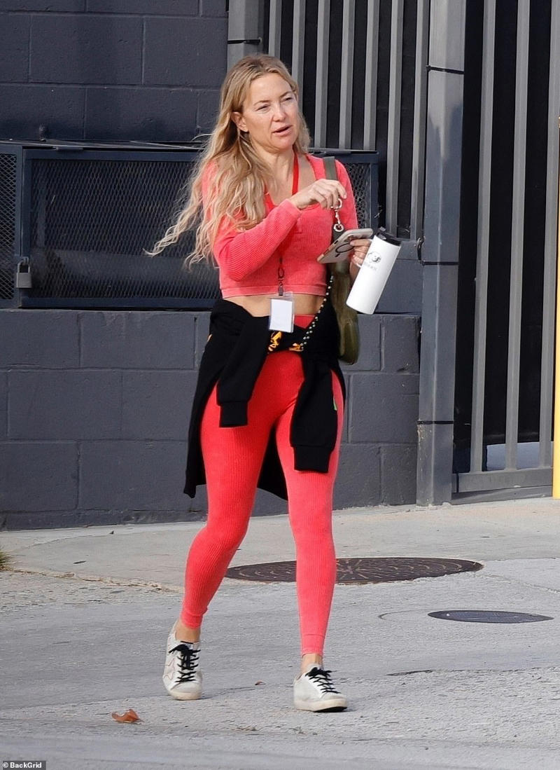 Kate Hudson goes makeup-free after gym session