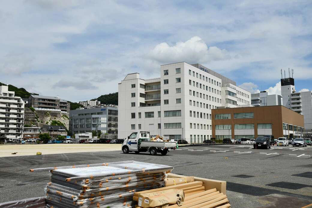 国立大学病院全体は285億円の赤字, データ利活用で経営状況を可視化, その診療科で何が起きているか察知, 外科医に月10万円プラス支給, JR広島駅北口の新病院の存在