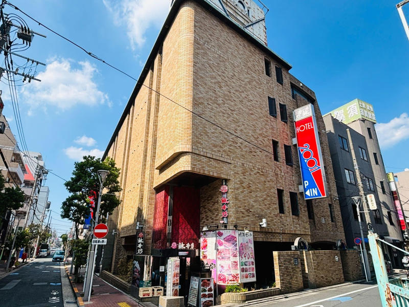 ラブホ街に『ガチ中華』が集まるワケ, １＿池袋『ヤミーダック』で食べる広東式ローストダック , ２＿ 小岩『辣香坊』の東北料理 , ３＿西川口『壹家大排档』の福建小吃 