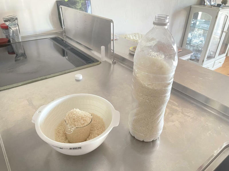 「朝はパン派」から「お米派」になったワケ, 定番は煮干しだしの「みそ汁」, 「切れ味のいい包丁」があると料理の時間が楽しくなる, お米は冷蔵庫保存、土鍋炊きで香りを楽しむ, 「ひとり朝ごはん」で心の満足度を上げるコツ