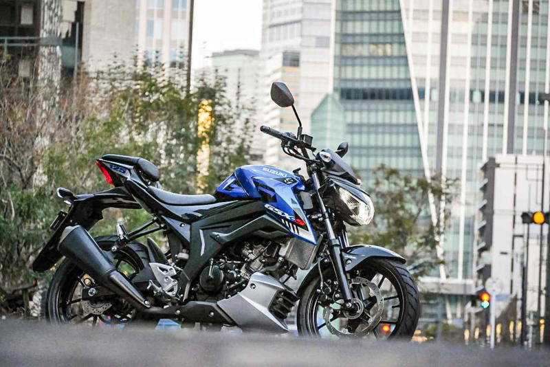 スズキのバイク！ 2025年の人気記事5位～1位はこちら！, 第5位／スズキの軽快Vツインスポーツ「SV650」のニューカラーが似合いすぎ！, 第4位／125ccスポーツとはなんぞや？ 編集部 北岡が極寒マイナス3度の早朝ワインディングに突撃！, 第3位／バーグマン400で1日1000km日帰りランチはできるのか⁉︎, 第2位／高速道路に乗れない125ccバイクはツーリングには不向き？ 6速MTネイキッドで日帰り250kmを走ってみた, 第1位／誰が乗っても「これはいい！」と思えるバイクの記事が第一位に！, この他、TOP10に近かった人気記事はこちら！, 2025年の人気記事ランキング【6位～10位】へ戻る！, スズキファンのためのWEBサイト！