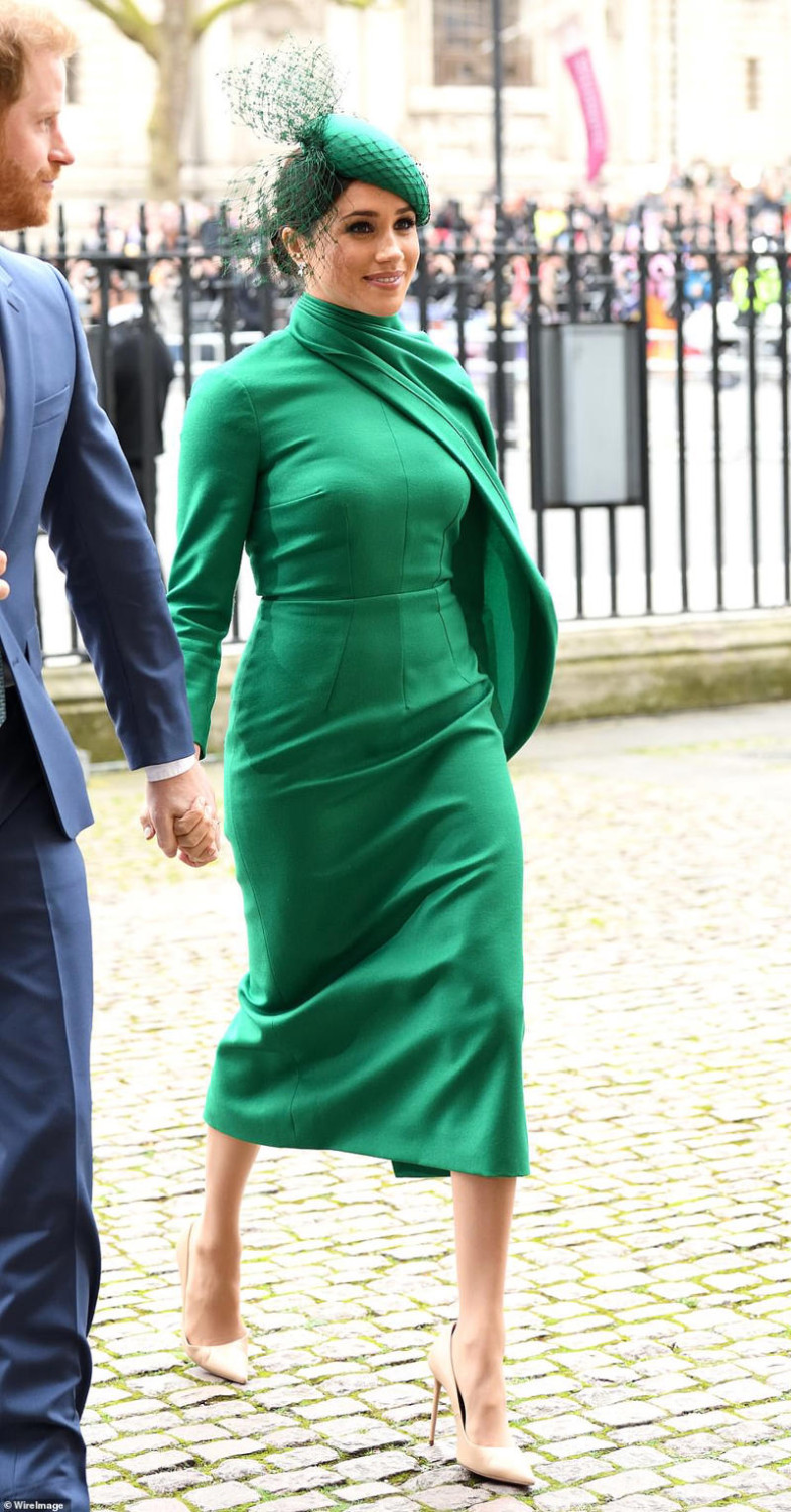 Princess Eugenie's fashion resembles Meghan Markle's chic look