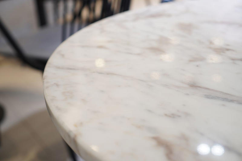 Marble Countertops , Open-Floor Plans, Open-Air Outdoor Living Spaces, Trendy Tiles, Barn Doors and Shiplap Walls , Clear Glass Doors , Doorless Showers