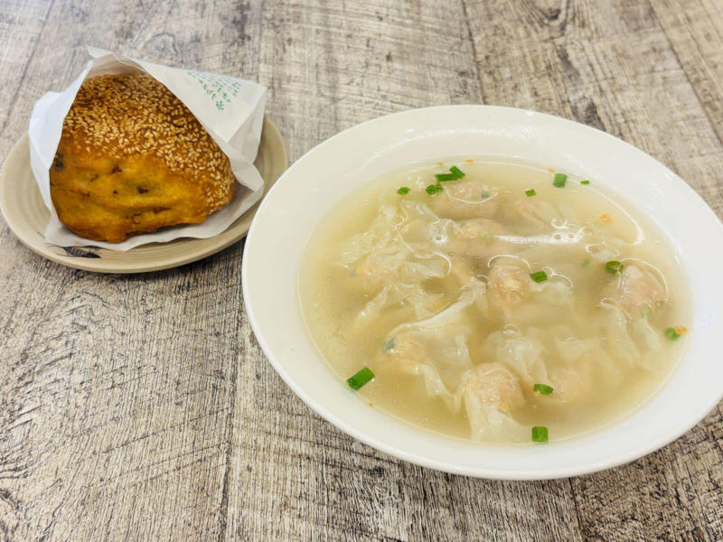 ラブホ街に『ガチ中華』が集まるワケ, １＿池袋『ヤミーダック』で食べる広東式ローストダック , ２＿ 小岩『辣香坊』の東北料理 , ３＿西川口『壹家大排档』の福建小吃 