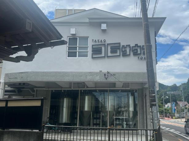 1階がビール醸造所、2、3階がサウナという駅前の施設, 浴室内のサウナ室は10分おきにオートロウリュがある, 程よい温度が快適なバレルサウナでセルフロウリュ, 気になる2階の「麓 fumoto」もチェック, サ飯には注文を受けてから炊き上げる「36釜飯」