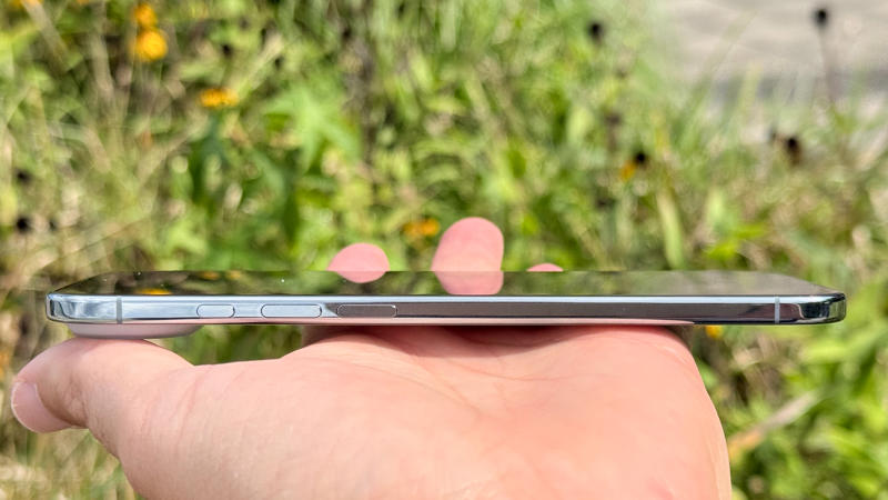Thinness is no longer premium, I’m okay with the short battery life, But a premium phone shouldn’t just have one camera, The iPhone 17e complicates things, Bottom line