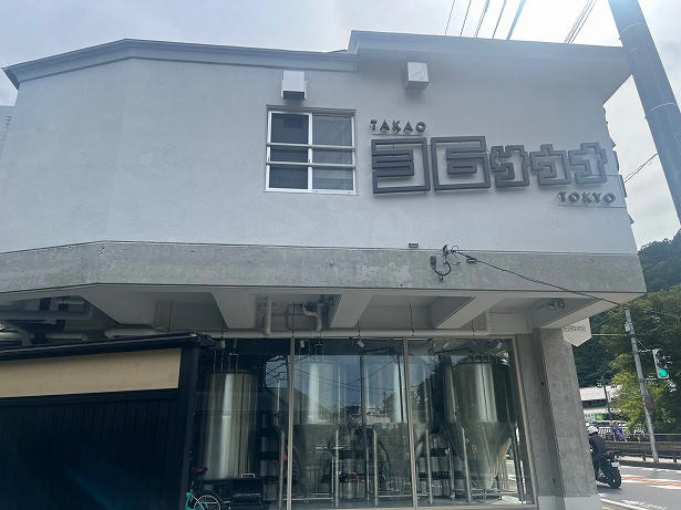 1階がビール醸造所、2、3階がサウナという駅前の施設, 浴室内のサウナ室は10分おきにオートロウリュがある, 程よい温度が快適なバレルサウナでセルフロウリュ, 気になる2階の「麓 fumoto」もチェック, サ飯には注文を受けてから炊き上げる「36釜飯」