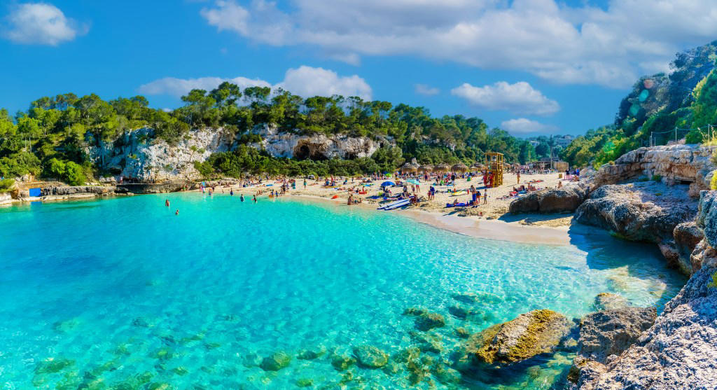 Barcelona’s tourist tax, The six-drink cap, Walking tour caps, Currency changes, Banned beach items and behaviour, A resident’s only area, Alcohol ban, Debunking the ‘three year’ tourist ban