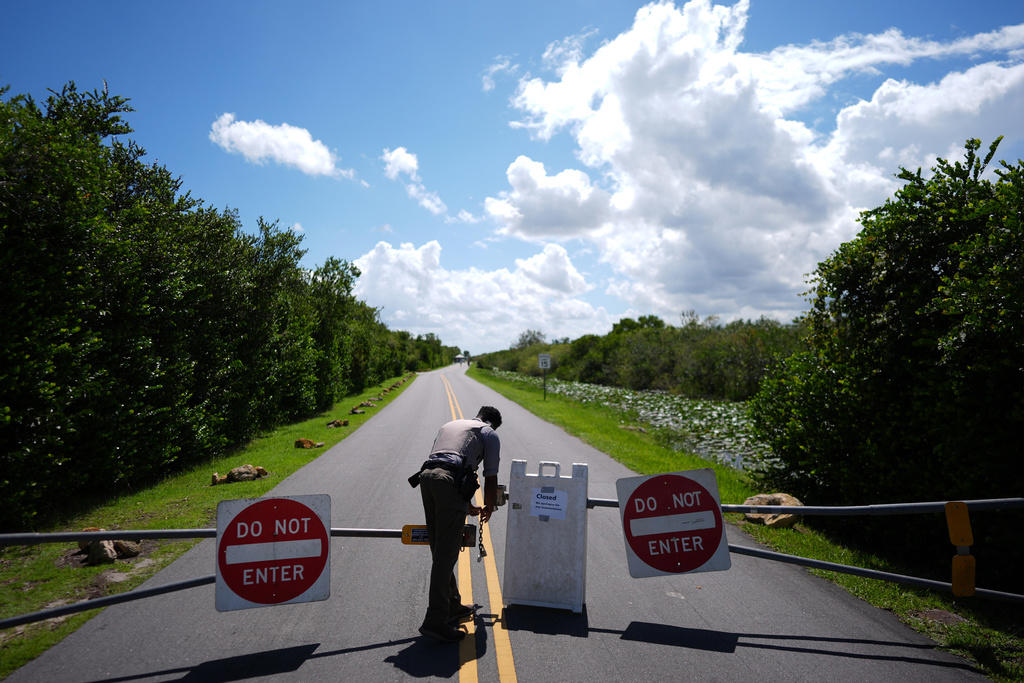 Flying during a shutdown, Safety at airports and in the air, Travel by train, International travel into the U.S., Passports and visas, Museums and national parks