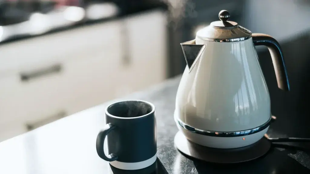 How do you clean the inside of a kettle?, Does boiling vinegar clean a kettle? , What’s the best way to descale a kettle? , Can you clean a kettle with baking soda? , How do you clean the outside of a kettle? 