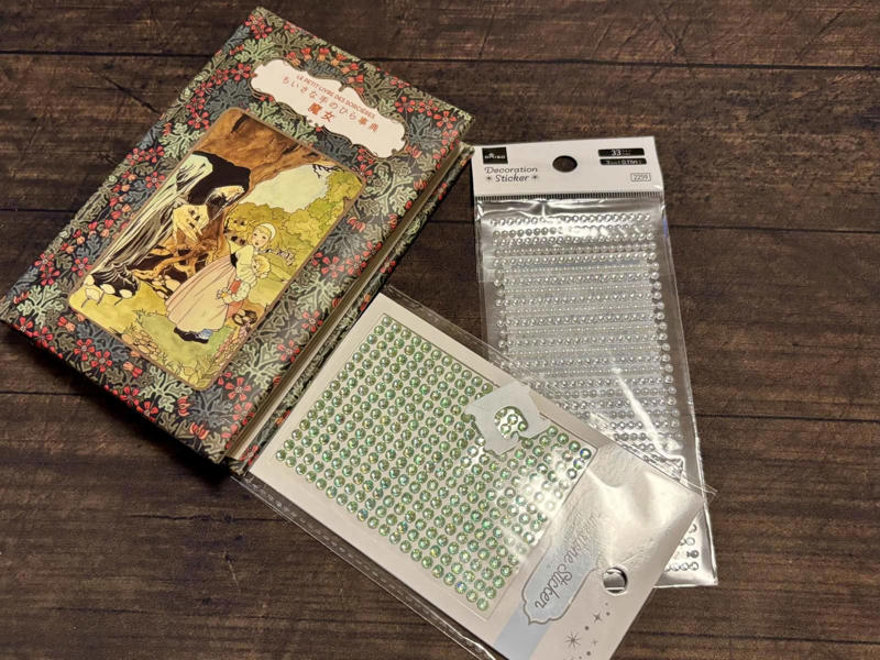 パンの留め具って実はとっても便利, 1.バッグ・クロージャーを書類整理に活用, 2.バッグクロージャーを本のしおりに活用, 身近なのに多機能！バッグ・クロージャーの魅力