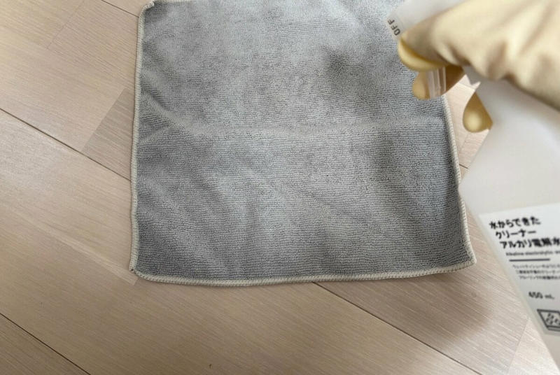 ●1：乾いたゴミを取り除く, ●2：中性洗剤でふき掃除, ●3：水ぶきで洗剤をオフ, ●4：しっかり乾燥