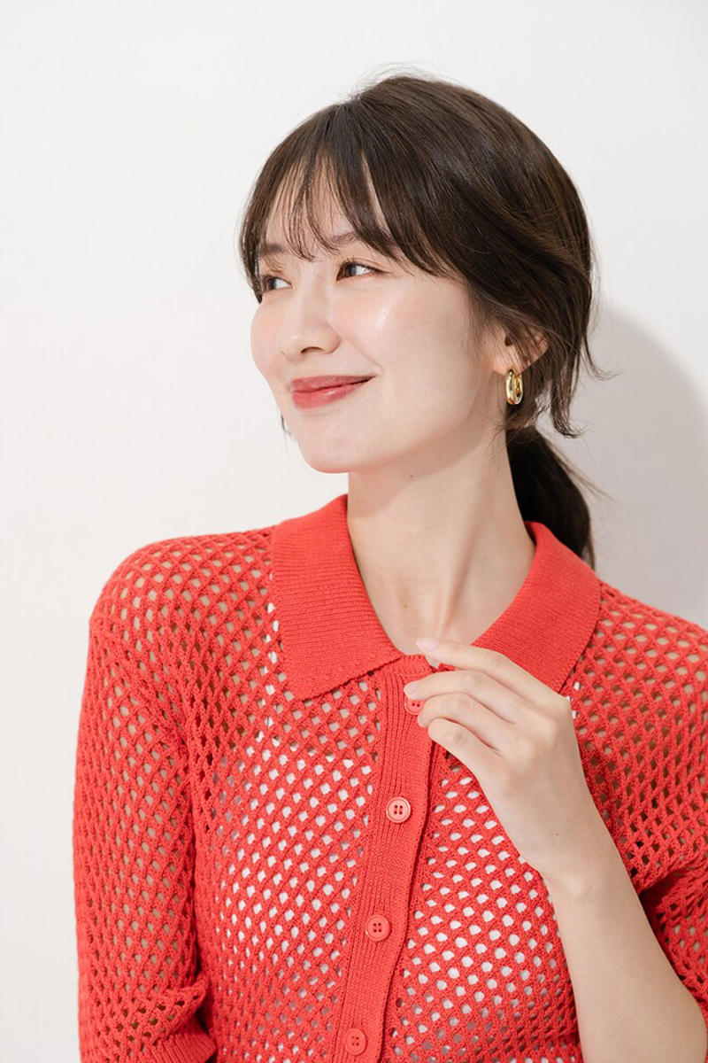 まとめ髪にするとこんな感じ！, ベースのヘアスタイルはこちら！, 軽やかで明るい 好感度抜群のまとめ髪, ２ ひとつに縛る, ３ 根元を起こして空気感をプラス, ４ 一束残して残りは耳に掛ける, ＼仕上がりはこちら／