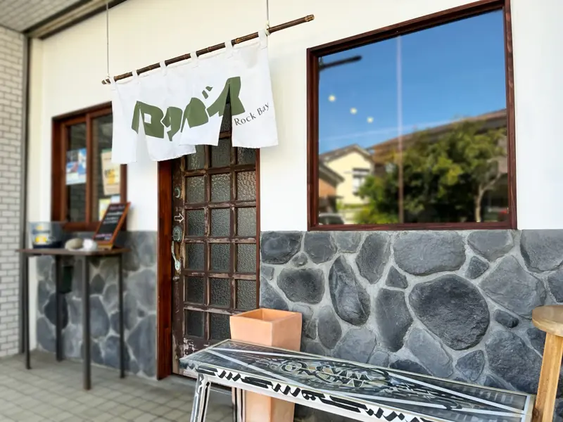 店主の想いが詰まったメニュー, 旨み引き出す、とんかつ好き店主のこだわり, 楽しい！選べる5種のソースと彩りワンプレート, 食後のカフェタイムも人気
