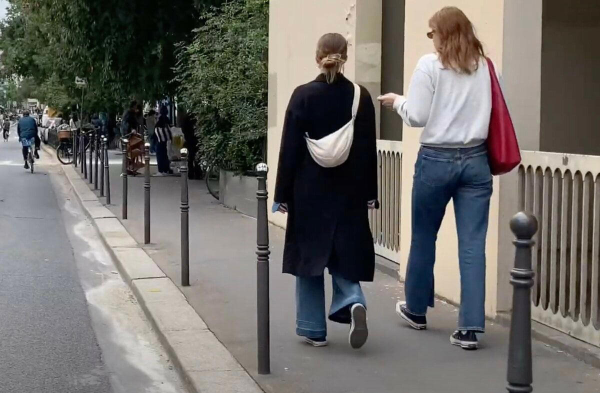 好きな服より似合う服！フランス流オリジナルスタイル, 「すてき」だと思ったら素直に伝える, 自分だけのスタイルをつくるパリジェンヌたち, スリが多いフランスではバッグの持ち方に注意, だれもがもっている「バナナバッグ」