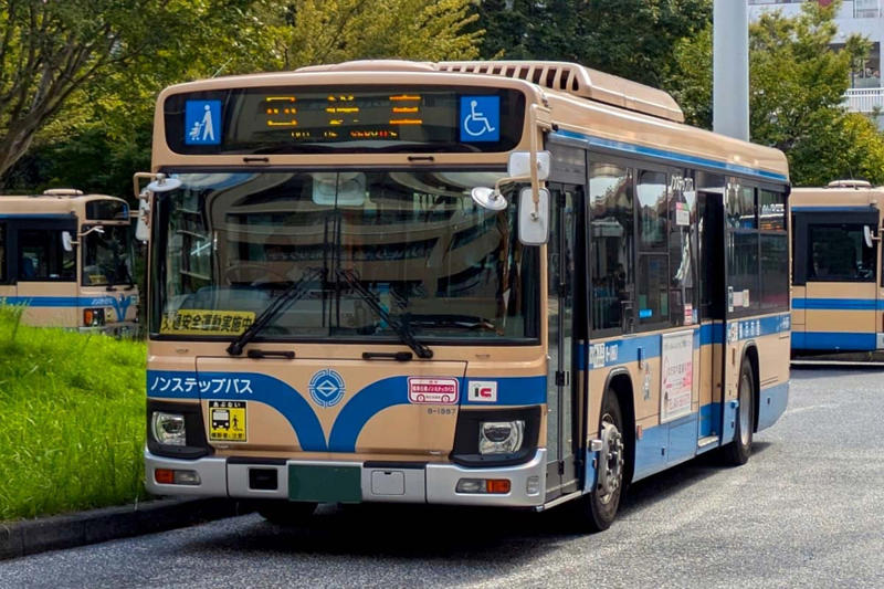 ドライバー不足と減便危機, 横浜市バス給与引き下げ, 公営バス給与格差の影響, 公営バス給与の責務, ドライバー待遇改革の道, 路線維持と合意形成