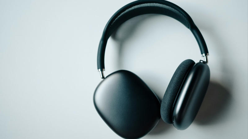 7. Premium Build 1. Compact & Portable, 2. Quick Charging, 3. Perfect for Travel, 4. Workout-Friendly, 5. Excellent Call Quality, 6. Lower Cost Options, 7. Lightweight, 8. Simple, Discreet Design, 9. Great Sound Quality, 10. Truly Wireless, 1. Excellent Sound Quality, 2. Stronger Noise Cancellation, 3. Great for Clumsy Travelers, 4. One Size Fits All, 5. Longer Battery Life, 6. Customizable Sound Profiles, 7. Premium Build, 8. Better for Work & Study, 9. Comfortable Cushion & Padding, 10. Immersive Experience