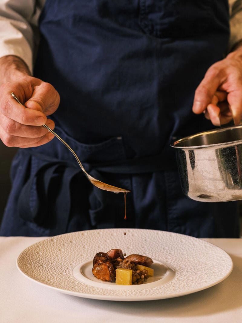 Sin retail bakery closed, JWU recreational cooking classes, Pawpaw season, Narragansett Neighbor Day, Oystermania, Castle Hill anniversary, Venetian Twilight for Sojourner House, Wagyu menu
