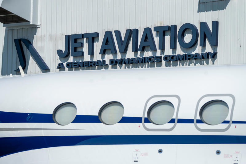 The clients who use Teterboro, Top destinations from Teterboro change by season, How Teterboro operates, Nefarious deeds, The noise issue, Small airport with a colorful history, The private companies: Flexjet, NetJets, Wheels Up, others